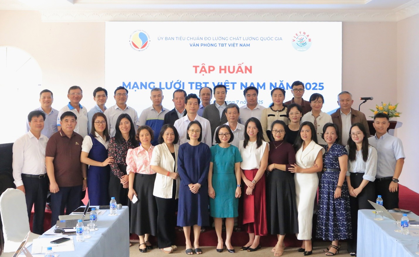 Các thành viên tham dự lớp tập huấn